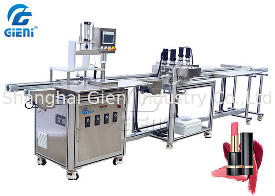 Rossetto che libera attrezzatura di riempimento cosmetica con l'avvitamento del contenitore