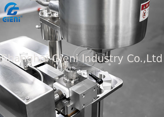 Tipo macchina del laboratorio di rifornimento cosmetica dell'olio del labbro della mascara con il carro armato 5L