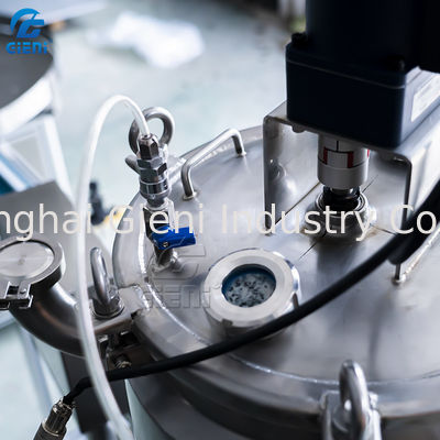 macchina di rifornimento cosmetica della crema di correttore di 45pcs/Min 100ml con il sollevamento dell'ugello