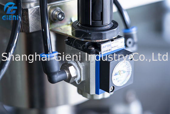 macchina di rifornimento cosmetica della crema di correttore di 45pcs/Min 100ml con il sollevamento dell'ugello