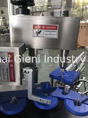 macchina di 45pcs/Min Nail Polish Filling Capping con 2 ugelli