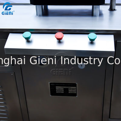 Polvere cosmetica dell'ombretto che preme macchina costipatrice