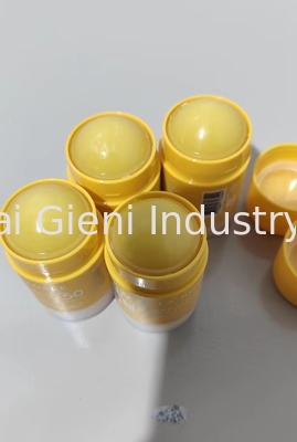 Macchina di riempimento di balsamo per labbra ad alta capacità con volume di riempimento da 2-50 ml e volume del serbatoio da 100 l