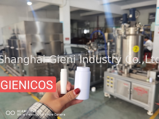 Un buon prezzo. Macchina automatica di riempimento a pistoni di deodorante a bastoncino per il trasferimento a granel Trasferito automaticamente in linea