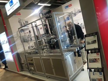 Un buon prezzo. Raffreddamento di riempimento del rossetto del silicone di 5 ugelli liberando macchina con velocità 1000pcs/Hour in linea