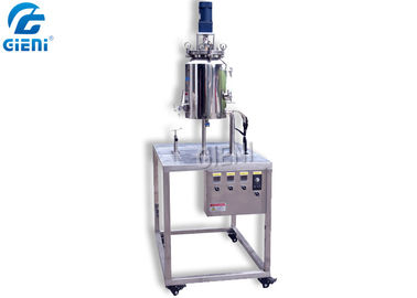 Un buon prezzo. Hand Pouring Type Lipstick Filling Machine 10L - 50L Volume With SUS304 Table in linea